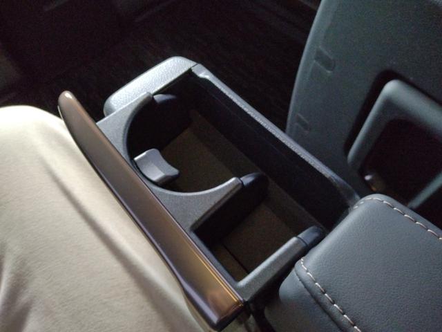 アルファード Ｚ　【雹害】１２ヶ月距離無制限保証　Ｚ（７名）　ＡｐｐｌｅＣａｒＰｌａｙ　　フリップダウンモニター　オットマン　シートヒーター　シートエアコン　前後ドライブレコーダー　クルーズコントロール　フルセグＴＶ（39枚目）