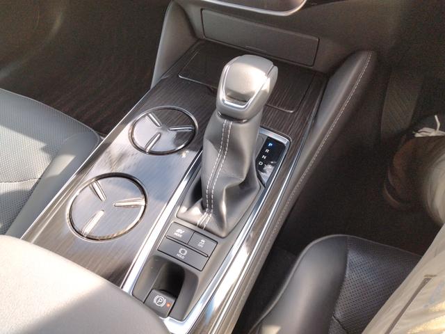 クラウンハイブリッド S Cパッケージ 12ヶ月距離無制限保証 サンルーフ フルセグTV ETC2.0 DVD再生 Bluetoothオーディオ ツインモニター USB入力 パワーシート ドライブレコーダー クルーズコントロール(38枚目)