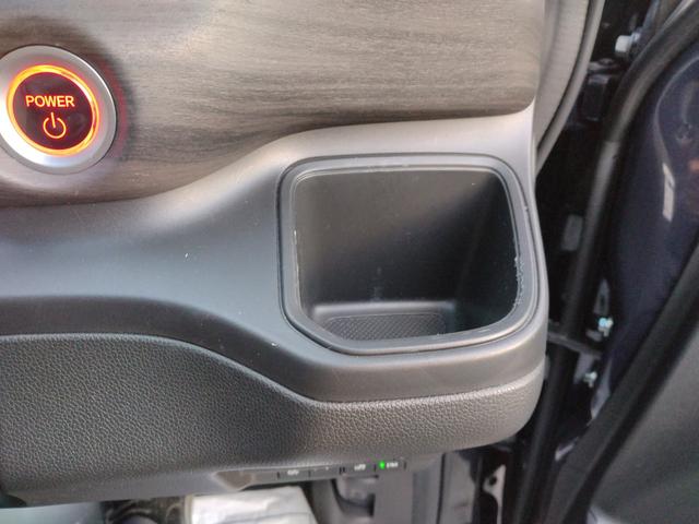 フリードハイブリッド ハイブリッド・Ｇブラックスタイル　１２ヶ月距離無制限保証　９インチディーラーオプションフルセグナビ　バックカメラ　純正ドライブレコーダー　シートヒーター　ＬＥＤヘッドライト　Ｂｌｕｅｔｏｏｔｈオーディオ　ＥＴＣ（34枚目）