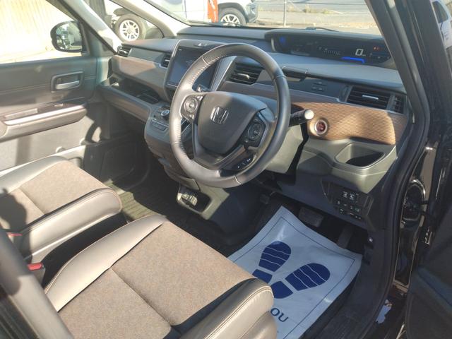 フリード クロスター・ホンダセンシング 12ヶ月距離無制限保証 フリップダウンモニター 前後ドライブレコーダー フルセグTV Bluetooth接続 両側パワースライドドア USB入力端子 クルーズコントロール バックカメラ ETC(36枚目)