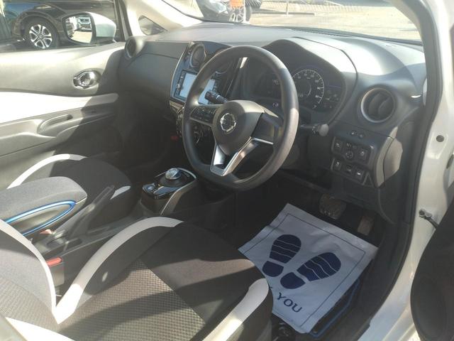 ノート ｅ－パワー　Ｘ　１２カ月走行距離無制限保証　アラウンドビューモニター　レーンアシスト　衝突被害軽減システム　ＥＴＣ　ＢＬＵＥＴＯＯＴＨ接続　プッシュスタート　オートライト　スマートキー　横滑り防止装置　電動格納ミラー（16枚目）