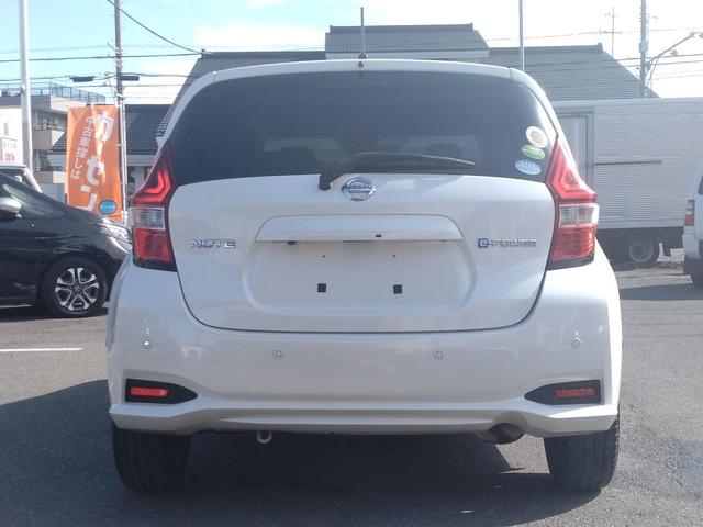 ノート ｅ－パワー　Ｘ　１２カ月走行距離無制限保証　アラウンドビューモニター　レーンアシスト　衝突被害軽減システム　ＥＴＣ　ＢＬＵＥＴＯＯＴＨ接続　プッシュスタート　オートライト　スマートキー　横滑り防止装置　電動格納ミラー（48枚目）