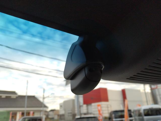 N-BOXカスタム Lターボ 12カ月走行距離無制限保証 LEDヘッドライト ドラレコ バックカメラ 両側パワースライドドア BLUETOOTH接続 衝突被害軽減システム オートライト 15インチアルミホイール シートヒーター(3枚目)