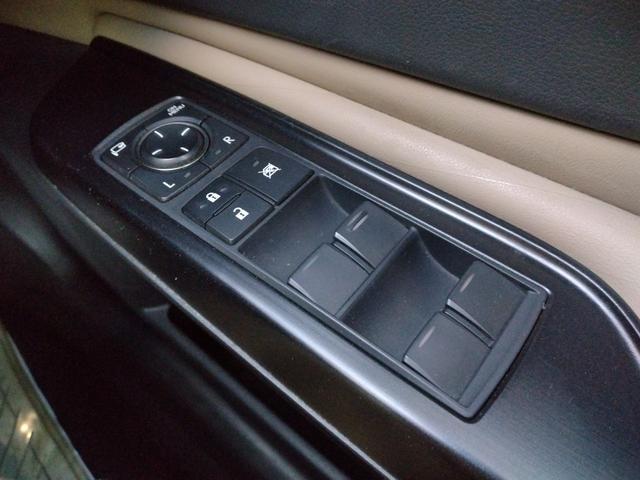 ES ES300h バージョンL 12ヶ月距離無制限保証 デジタルミラー TOM’Sエアロ マクレビ サンルーフ オートクルーズコントロール 衝突被害軽減システム 全周囲カメラ ナビ TV アルミホイール オートライト(29枚目)