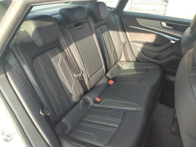 Ａ７スポーツバック ４０ＴＤＩクワトロ　Ｓラインパッケージ　【雹害】レザーシート　電動リアゲート　ドラレコ　パークアシスト　衝突被害軽減システム　３６０°カメラ　２１インチアルミホイール　ＬＥＤヘッドランプ　Ａｐｐｌｅ　ｃａｒｐｌａｙ、ＡｎｄｒｏｉｄＡｕｔｏ（44枚目）