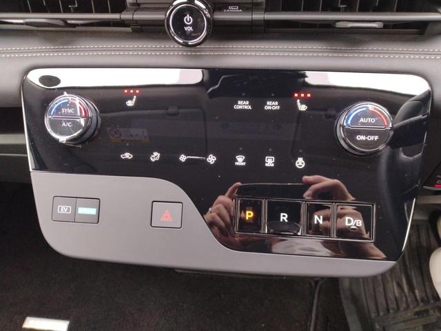 セレナ ｅ－パワー　ハイウェイスターＶ　１２ヶ月距離無制限保証　アラウンドビューモニター　ＡｐｐｌｅＣａｒＰｌａｙ　Ａｎｄｒｏｉｄａｕｔｏ　ＴＶ　クリアランスソナー　クルーズコントロール　　両側電動スライドドア　オートマチックハイビーム（34枚目）