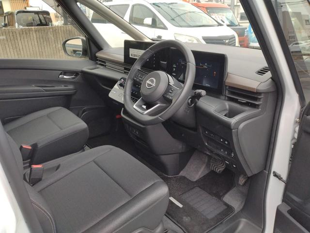 セレナ ｅ－パワー　ハイウェイスターＶ　１２ヶ月距離無制限保証　アラウンドビューモニター　ＡｐｐｌｅＣａｒＰｌａｙ　Ａｎｄｒｏｉｄａｕｔｏ　ＴＶ　クリアランスソナー　クルーズコントロール　　両側電動スライドドア　オートマチックハイビーム（41枚目）