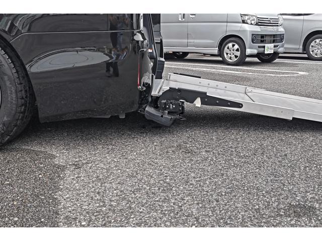 ヴォクシー ＺＳ　福祉車両　ＺＳウェルキャブタイプＩ　車いす１脚仕様　モデリスタエアロ　車高調整装置　電動固定装置　純正フルセグナビ　バックカメラ　トヨタセーフティーセンス　フリップダウンモニター　社外アルミホイール（10枚目）