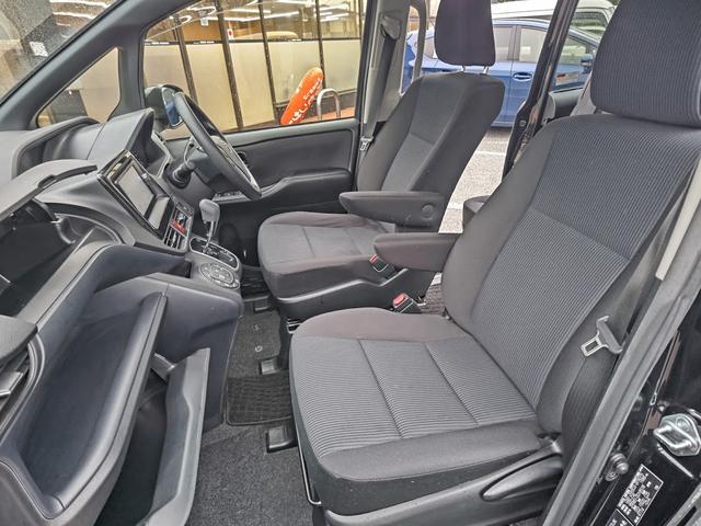 ヴォクシー Ｘ　福祉車両　タイプ１　ユーザー買取車両　車いす１脚仕様　電動固定装置　車高調整装置　片側パワースライドドア　ＢＴ接続可ナビ　ＤＶＤ再生可　バックカメラ　スロープ前倒れ機能付き（24枚目）