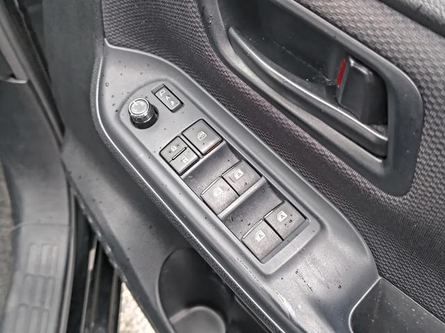 ヴォクシー Ｘ　福祉車両　タイプ１　ユーザー買取車両　車いす１脚仕様　電動固定装置　車高調整装置　片側パワースライドドア　ＢＴ接続可ナビ　ＤＶＤ再生可　バックカメラ　スロープ前倒れ機能付き（31枚目）