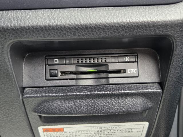 ヴォクシー Ｘ　福祉車両　１オーナー　車いす２脚積み使仕様　純正フルセグナビ　ビルトインＥＴＣ　パワースライドドア　ＡＢＳ　純正ヘッドライト（22枚目）