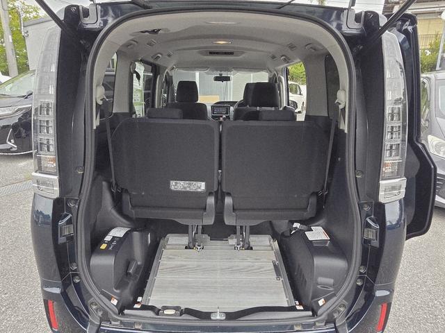 ヴォクシー Ｘ　福祉車両　１オーナー　車いす２脚積み使仕様　純正フルセグナビ　ビルトインＥＴＣ　パワースライドドア　ＡＢＳ　純正ヘッドライト（37枚目）