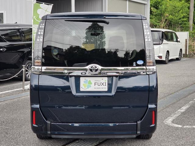 ヴォクシー Ｘ　福祉車両　１オーナー　車いす２脚積み使仕様　純正フルセグナビ　ビルトインＥＴＣ　パワースライドドア　ＡＢＳ　純正ヘッドライト（46枚目）