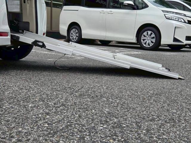 Ｎ－ＢＯＸ Ｇ・スロープホンダセンシング　福祉車両　車いす仕様車　電動ウインチ　ホンダセンシング　クルーズコントロール　オートエアコン　ＥＴＣ（8枚目）