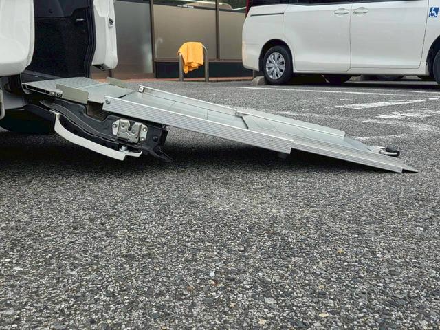 タント Ｌ　福祉車両　スロープタイプ　スマートアシスト　電動ウインチ　社外フルセグナビ　ＢＴ接続可　バックカメラ　６スピーカー　アップグレードパッケージ（8枚目）