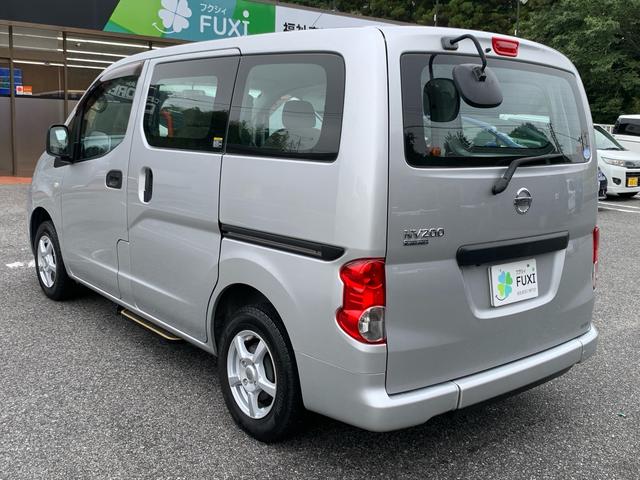 ＮＶ２００バネットバン 　車いす２台積み　オートステップ　電動固定装置　スライドドア　ＥＴＣ　ナビ　フルセグ　バックカメラ　乗車定員６人（16枚目）
