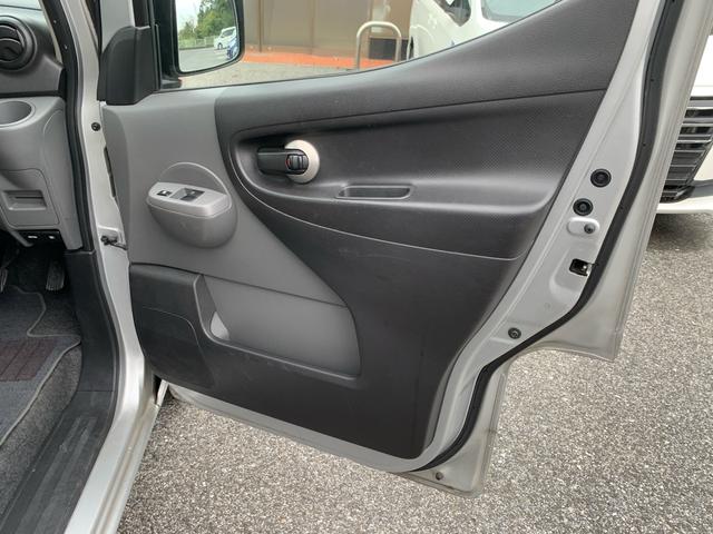 ＮＶ２００バネットバン 　車いす２台積み　オートステップ　電動固定装置　スライドドア　ＥＴＣ　ナビ　フルセグ　バックカメラ　乗車定員６人（40枚目）