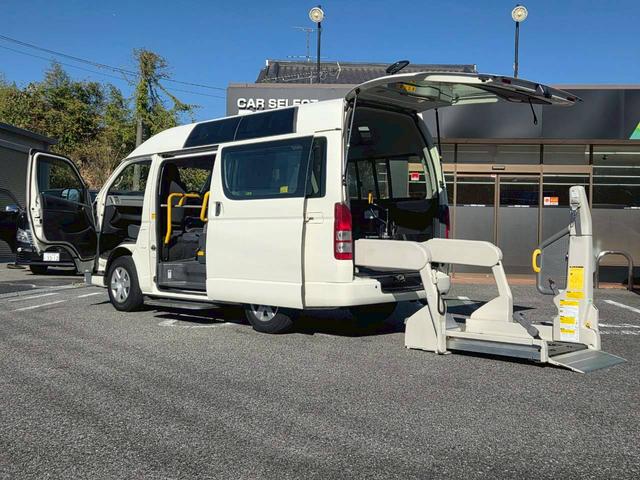 ハイエースバン 福祉車両 Bタイプ 車いす2基積み仕様車 10人乗り 純正ストレッチャー固定装置 電動スライドドア 電動サイドステップ 電動格納ミラー クリアランスソナー ルーフサイドウインドウ ワンオーナー(2枚目)