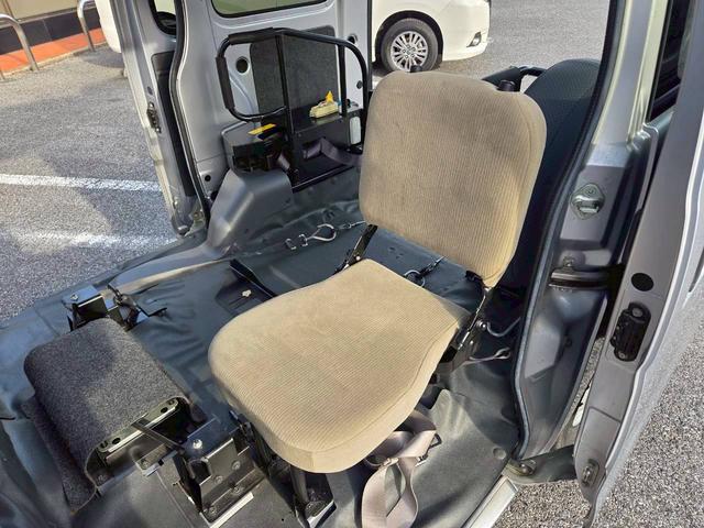 ハイゼットカーゴ ユーザー買取車両 スローパー(タクシー仕様)+補助シート4人乗り 電動ウインチ 電動車いす固定装置 電動格納ミラー ETC 前後方ドラレコ キーレスエントリー(12枚目)