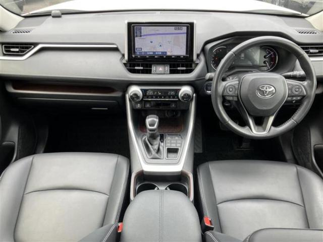 ＲＡＶ４ ４ＷＤ　Ｇ　保証書／純正　９インチ　ＳＤナビ／衝突安全装置／シートヒーター　前席／車線逸脱防止支援システム／シート　合皮／電動バックドア／ヘッドランプ　ＬＥＤ／Ｂｌｕｅｔｏｏｔｈ接続／ＥＴＣ／ＥＢＤ付ＡＢＳ（4枚目）