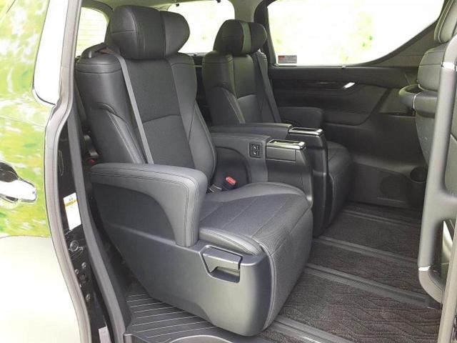 アルファードハイブリッド 4WDハイブリッドSR Cパッケージ 保証書/ディスプレイオーディオ/フリップダウンモニター/デジタルインナーミラー/両側電動スライドドア/シートヒーター/シート 合皮/電動バックドア/ヘッドランプ LED/ETC/EBD付ABS 4WD(5枚目)