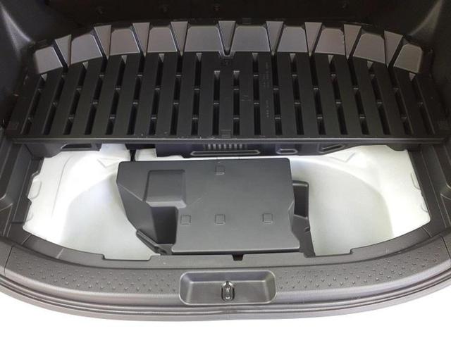 シエンタ ハイブリッドZ 新品タイヤ/保証書/ディスプレイオーディオ+ナビ10インチ/衝突安全装置/両側電動スライドドア/パノラミックビューモニター/車線逸脱防止支援システム/ヘッドランプ LED 衝突被害軽減システム ETC(25枚目)