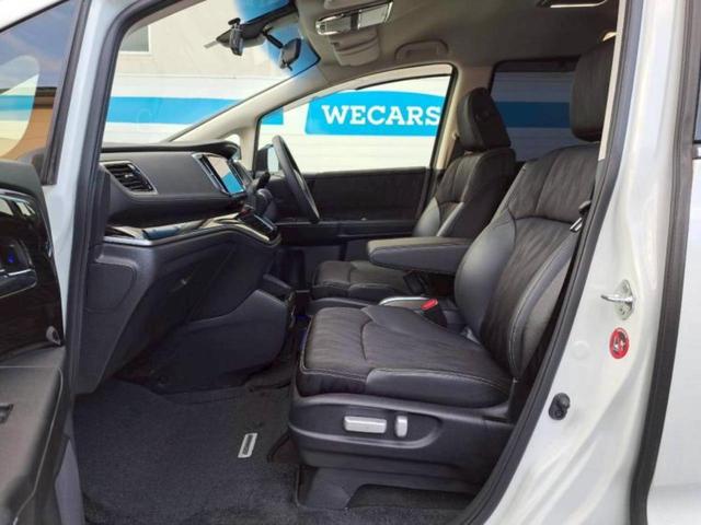 オデッセイハイブリッド ハイブリッドアブソルート・EXホンダセンシング 新品タイヤ/純正エアロ/保証書/純正 9インチ SDナビ/フリップダウンモニター 純正 11.6インチ/衝突安全装置/両側電動スライドドア/マルチビューカメラシステム/車線逸脱防止支援システム(6枚目)