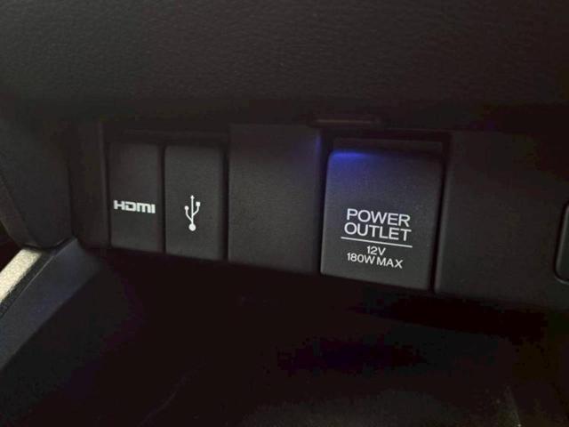 オデッセイハイブリッド ハイブリッドアブソルート・EXホンダセンシング 新品タイヤ/純正エアロ/保証書/純正 9インチ SDナビ/フリップダウンモニター 純正 11.6インチ/衝突安全装置/両側電動スライドドア/マルチビューカメラシステム/車線逸脱防止支援システム(14枚目)