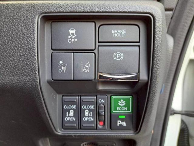 オデッセイハイブリッド ハイブリッドアブソルート・EXホンダセンシング 新品タイヤ/純正エアロ/保証書/純正 9インチ SDナビ/フリップダウンモニター 純正 11.6インチ/衝突安全装置/両側電動スライドドア/マルチビューカメラシステム/車線逸脱防止支援システム(15枚目)