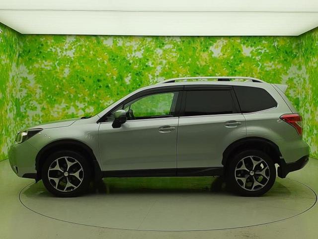 フォレスター ４ＷＤ　Ｓリミテッド　保証書／純正　ＳＤナビ／衝突安全装置／シートヒーター／車線逸脱防止支援システム／シート　ハーフレザー／ヘッドランプ　ＨＩＤ／ＥＴＣ／ＥＢＤ付ＡＢＳ／横滑り防止装置／アイドリングストップ　電動シート（2枚目）