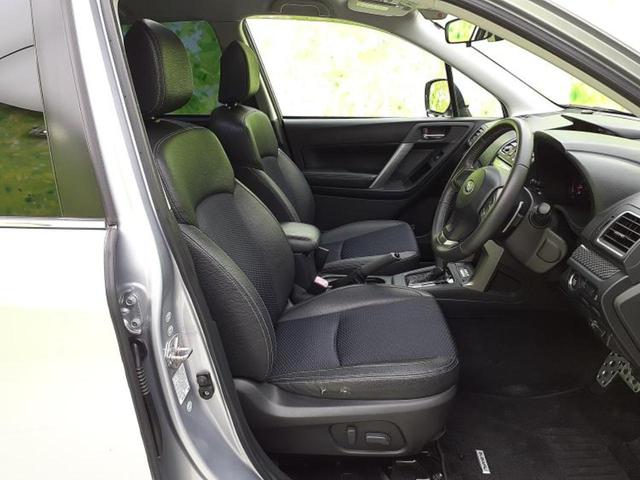 フォレスター ４ＷＤ　Ｓリミテッド　保証書／純正　ＳＤナビ／衝突安全装置／シートヒーター／車線逸脱防止支援システム／シート　ハーフレザー／ヘッドランプ　ＨＩＤ／ＥＴＣ／ＥＢＤ付ＡＢＳ／横滑り防止装置／アイドリングストップ　電動シート（4枚目）