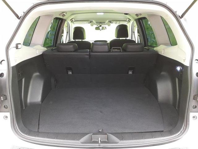 フォレスター ４ＷＤ　Ｓリミテッド　保証書／純正　ＳＤナビ／衝突安全装置／シートヒーター／車線逸脱防止支援システム／シート　ハーフレザー／ヘッドランプ　ＨＩＤ／ＥＴＣ／ＥＢＤ付ＡＢＳ／横滑り防止装置／アイドリングストップ　電動シート（8枚目）