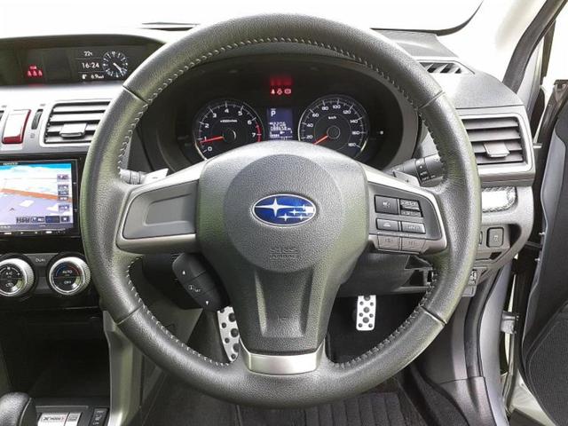 フォレスター ４ＷＤ　Ｓリミテッド　保証書／純正　ＳＤナビ／衝突安全装置／シートヒーター／車線逸脱防止支援システム／シート　ハーフレザー／ヘッドランプ　ＨＩＤ／ＥＴＣ／ＥＢＤ付ＡＢＳ／横滑り防止装置／アイドリングストップ　電動シート（14枚目）