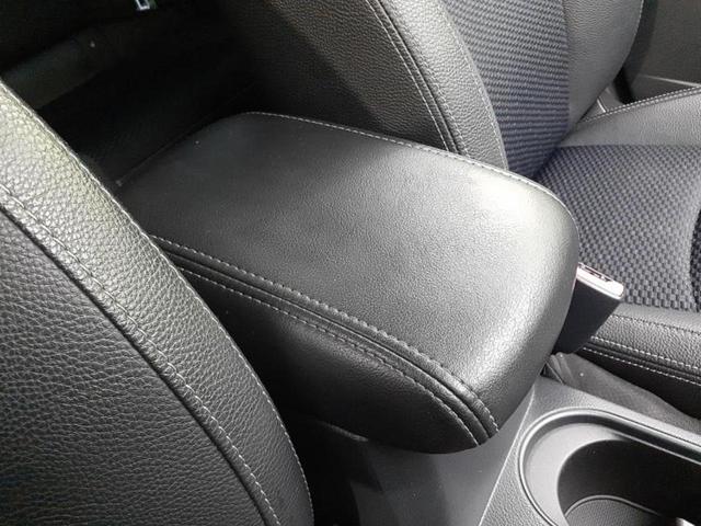 フォレスター ４ＷＤ　Ｓリミテッド　保証書／純正　ＳＤナビ／衝突安全装置／シートヒーター／車線逸脱防止支援システム／シート　ハーフレザー／ヘッドランプ　ＨＩＤ／ＥＴＣ／ＥＢＤ付ＡＢＳ／横滑り防止装置／アイドリングストップ　電動シート（30枚目）