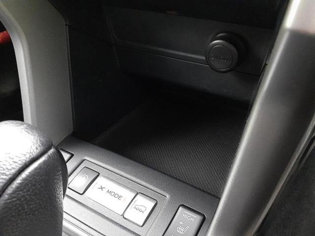 フォレスター ４ＷＤ　Ｓリミテッド　保証書／純正　ＳＤナビ／衝突安全装置／シートヒーター／車線逸脱防止支援システム／シート　ハーフレザー／ヘッドランプ　ＨＩＤ／ＥＴＣ／ＥＢＤ付ＡＢＳ／横滑り防止装置／アイドリングストップ　電動シート（48枚目）