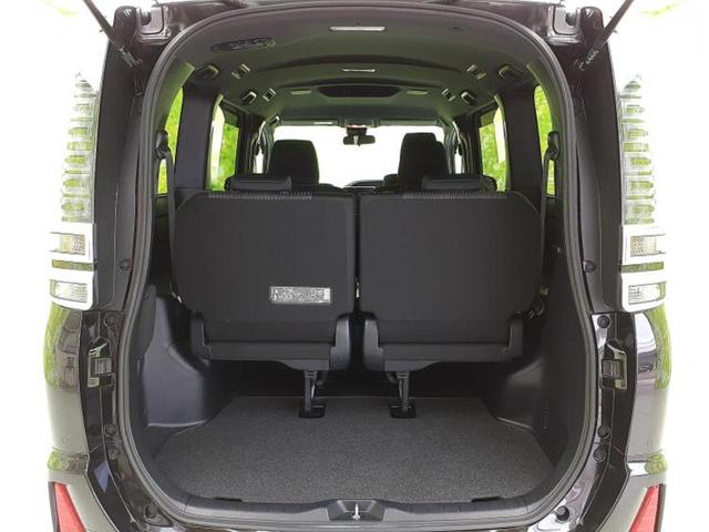 ヴォクシー ＺＳキラメキ２　保証書／純正　９インチ　ＳＤナビ／衝突安全装置／両側電動スライドドア／車線逸脱防止支援システム／ヘッドランプ　ＬＥＤ／Ｂｌｕｅｔｏｏｔｈ接続／ＥＴＣ／ＥＢＤ付ＡＢＳ／横滑り防止装置　バックカメラ（20枚目）