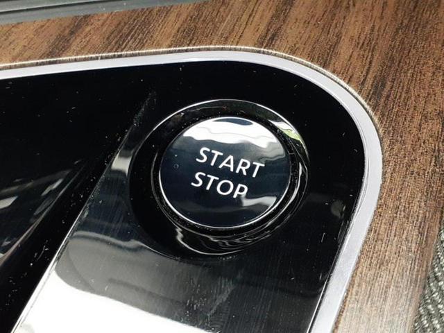 オーラ Ｇ　保証書／インテリジェントルームミラー／衝突安全装置／全方位モニター／車線逸脱防止支援システム／ヘッドランプ　ＬＥＤ／ＥＢＤ付ＡＢＳ／横滑り防止装置／アイドリングストップ／フロントモニター　全周囲カメラ（16枚目）