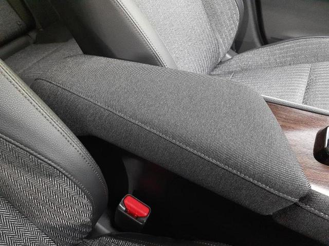 オーラ Ｇ　保証書／インテリジェントルームミラー／衝突安全装置／全方位モニター／車線逸脱防止支援システム／ヘッドランプ　ＬＥＤ／ＥＢＤ付ＡＢＳ／横滑り防止装置／アイドリングストップ／フロントモニター　全周囲カメラ（26枚目）