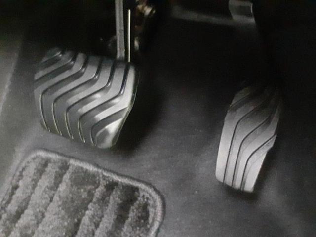 オーラ Ｇ　保証書／インテリジェントルームミラー／衝突安全装置／全方位モニター／車線逸脱防止支援システム／ヘッドランプ　ＬＥＤ／ＥＢＤ付ＡＢＳ／横滑り防止装置／アイドリングストップ／フロントモニター　全周囲カメラ（39枚目）