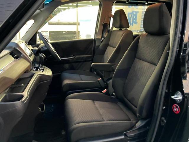 フリード Ｇホンダセンシング　新品タイヤ／保証書／社外　８インチ　ＳＤナビ／衝突安全装置／両側電動スライドドア／シートヒーター　前席／車線逸脱防止支援システム／ドライブレコーダー　前後／ヘッドランプ　ＬＥＤ／ＵＳＢジャック　ＥＴＣ（6枚目）