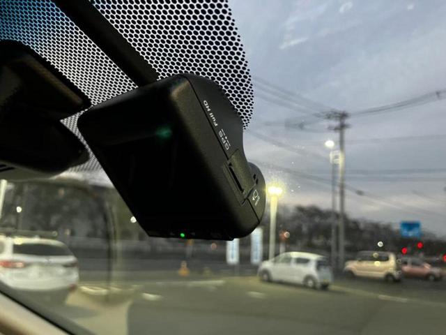 フリード Ｇホンダセンシング　新品タイヤ／保証書／社外　８インチ　ＳＤナビ／衝突安全装置／両側電動スライドドア／シートヒーター　前席／車線逸脱防止支援システム／ドライブレコーダー　前後／ヘッドランプ　ＬＥＤ／ＵＳＢジャック　ＥＴＣ（19枚目）