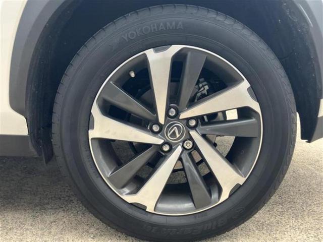 お車に合わせて無料保証以外にも、保証範囲、期間、距離を拡充させた有料保証もご用意しております！中古車の購入が初めてで不安・・・というお客様もご安心ください！