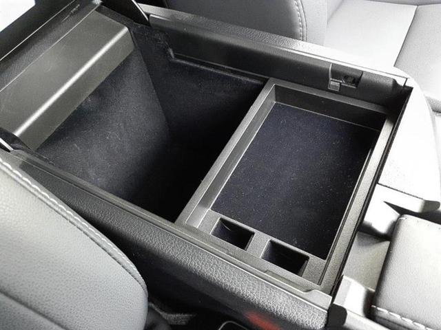 ＷＥＣＡＲＳでは各商談席に大型モニターをご用意しております！見やすい大画面でゆったりと全国の在庫をご覧いただけます！是非ご来店お待ちしております！