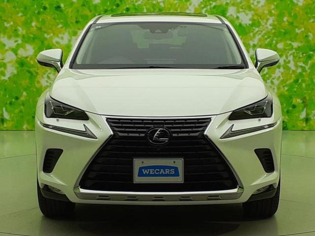 ＷＥＣＡＲＳでは各商談席に大型モニターをご用意しております！見やすい大画面でゆったりと全国の在庫をご覧いただけます！是非ご来店お待ちしております！