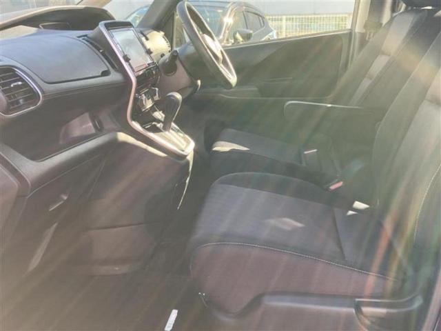 セレナ ハイウェイスターＶセレクション２　保証書／純正　９インチ　ＳＤナビ／フリップダウンモニター／インテリジェントルームミラー／衝突安全装置／両側電動スライドドア／全方位モニター／車線逸脱防止支援システム／プロパイロット　全周囲カメラ（5枚目）