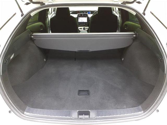 プリウス Sセーフティプラス 保証書/純正 9インチ ナビ/衝突安全装置/車線逸脱防止支援システム/ヘッドランプ LED/Bluetooth接続/ETC2.0/横滑り防止装置/アイドリングストップ/クルーズコントロール DVD再生(19枚目)