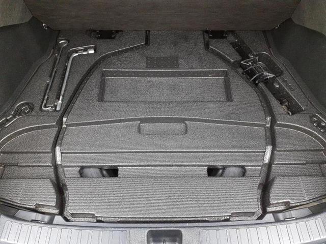 プリウス Sセーフティプラス 保証書/純正 9インチ ナビ/衝突安全装置/車線逸脱防止支援システム/ヘッドランプ LED/Bluetooth接続/ETC2.0/横滑り防止装置/アイドリングストップ/クルーズコントロール DVD再生(24枚目)