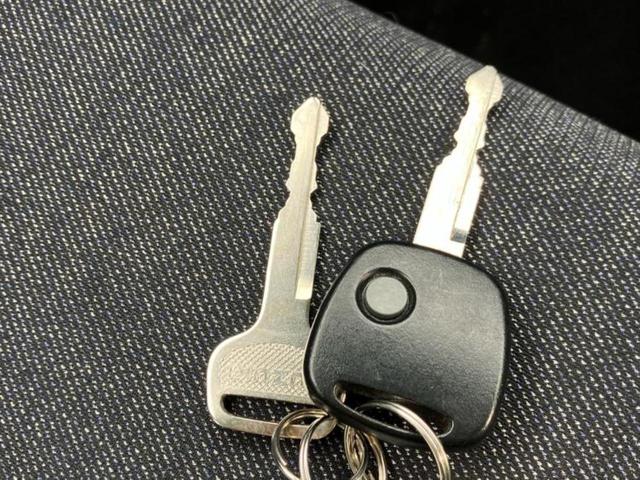 アルト Ｌ　衝突安全装置／シートヒーター　運転席／車線逸脱防止支援システム／ＥＢＤ付ＡＢＳ／横滑り防止装置／アイドリングストップ／禁煙車／エアバッグ　運転席／エアバッグ　助手席／エアバッグ　サイド　レーンアシスト（34枚目）