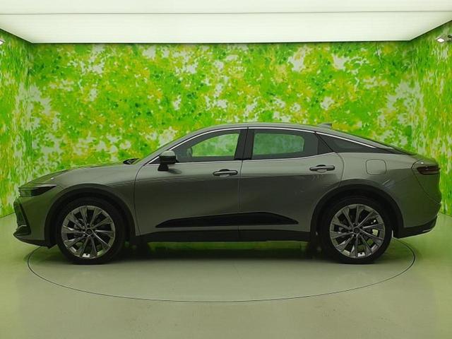 クラウンクロスオーバー 4WD Gアドバンスドレザーパッケージ 新品タイヤ/保証書/ディスプレイオーディオ/デジタルインナーミラー/衝突安全装置/シートヒーター 前席/全方位モニター/車線逸脱防止支援システム/シート 合皮/ヘッドランプ LED/USBジャック(2枚目)