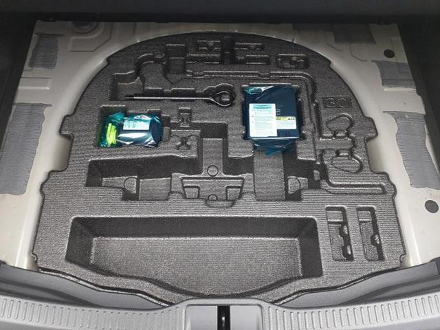 クラウンクロスオーバー 4WD Gアドバンスドレザーパッケージ 新品タイヤ/保証書/ディスプレイオーディオ/デジタルインナーミラー/衝突安全装置/シートヒーター 前席/全方位モニター/車線逸脱防止支援システム/シート 合皮/ヘッドランプ LED/USBジャック(23枚目)